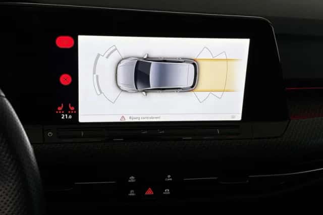 Volkswagen Golf (2023) thumbnail 16