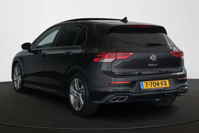 Volkswagen Golf (2023) thumbnail 4
