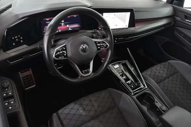 Volkswagen Golf (2023) thumbnail 5