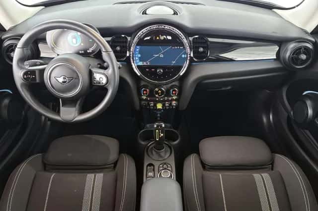 MINI Electric (2024) thumbnail 13