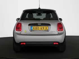 MINI Electric (2024) thumbnail 16