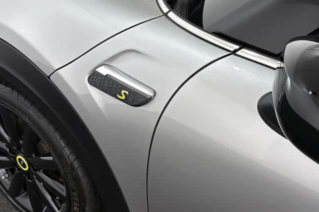 MINI Electric (2024) thumbnail 35