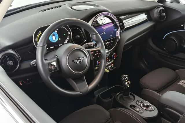 MINI Electric (2024) thumbnail 5