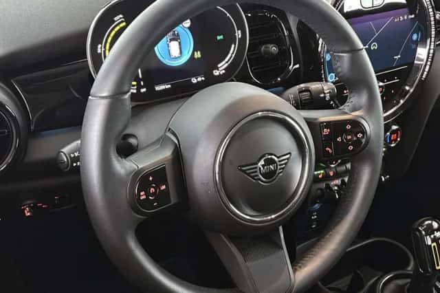 MINI Electric (2024) thumbnail 8