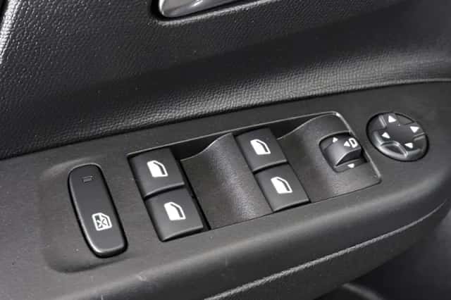 Opel Corsa-e (2024) thumbnail 27