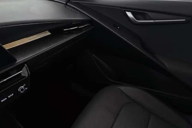 Kia Niro (2023) thumbnail 23