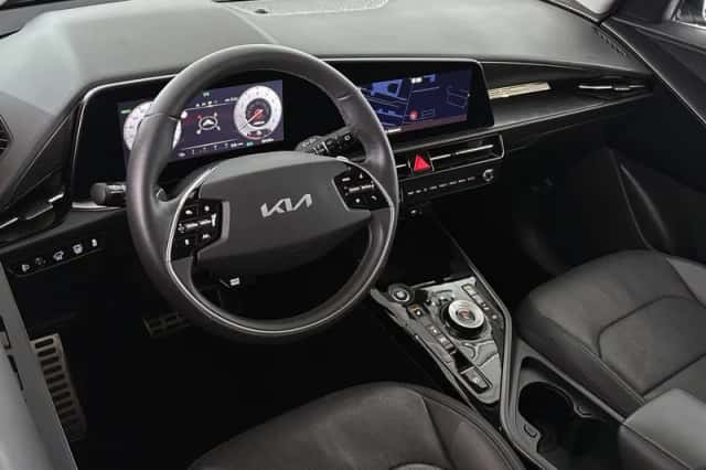 Kia Niro (2023) thumbnail 5