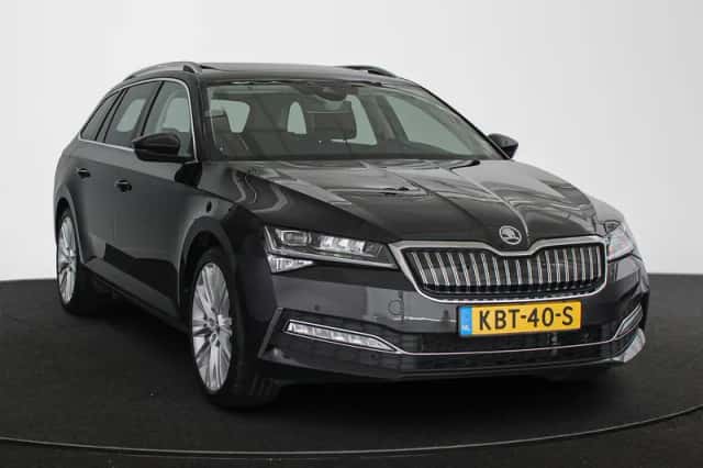 Škoda Superb (2022) thumbnail 2