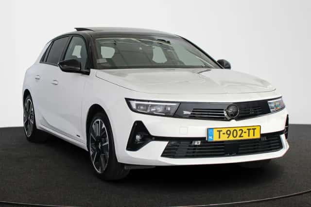 Opel Astra (2023) thumbnail 2