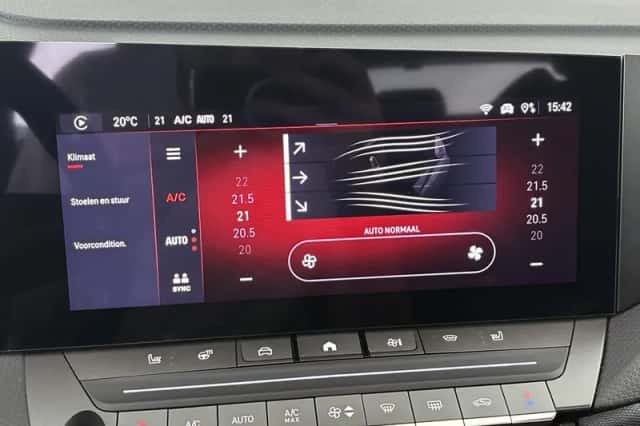 Opel Astra (2023) thumbnail 25