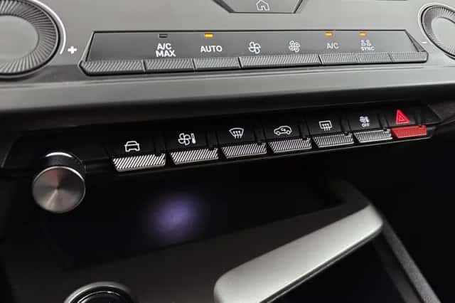 Peugeot 308 (2024) thumbnail 19