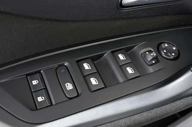 Peugeot 308 (2024) thumbnail 27