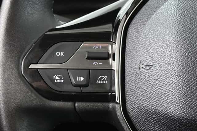 Peugeot 308 (2022) thumbnail 25