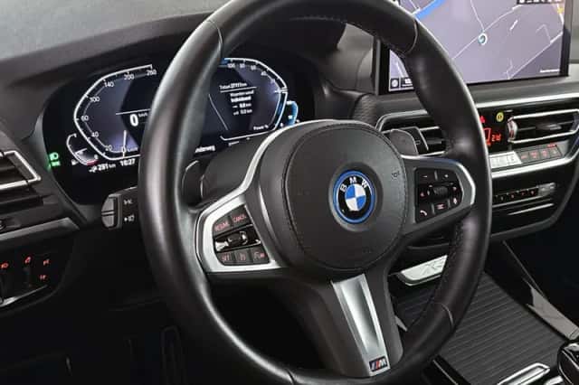 BMW X3 (2022) thumbnail 12