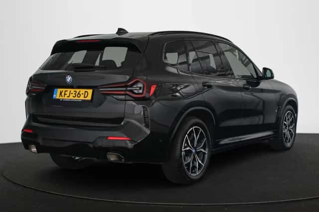 BMW X3 (2022) thumbnail 3