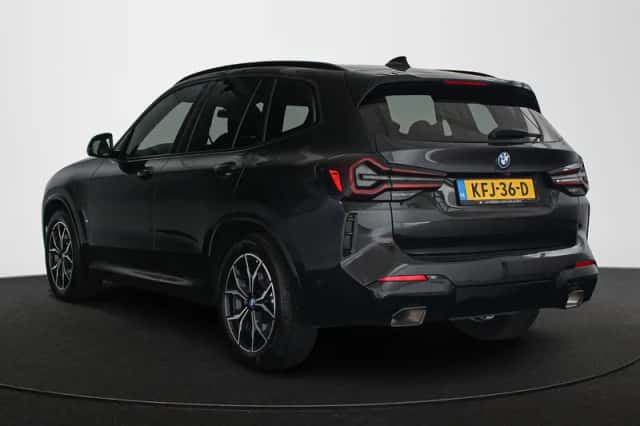 BMW X3 (2022) thumbnail 4