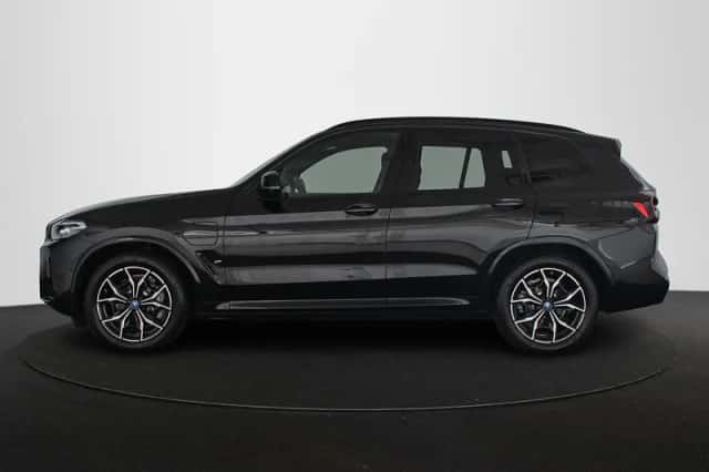 BMW X3 (2022) thumbnail 32