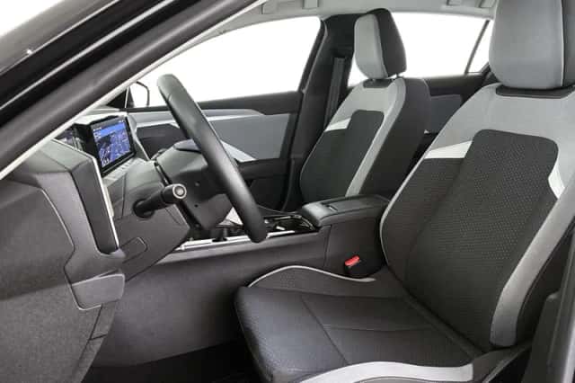 Opel Astra (2022) thumbnail 16