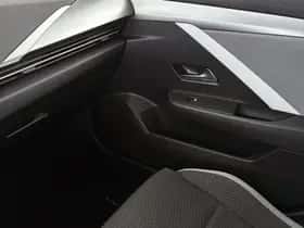 Opel Astra (2022) thumbnail 18