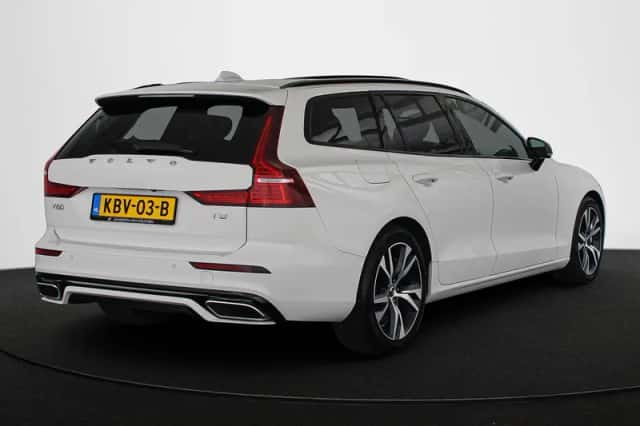 Volvo V60 (2020) thumbnail 3