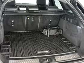 Land Rover Range Rover Velar (2023) thumbnail 11