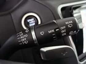 Land Rover Range Rover Velar (2023) thumbnail 48
