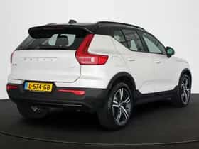 Volvo XC40 (2021) thumbnail 3