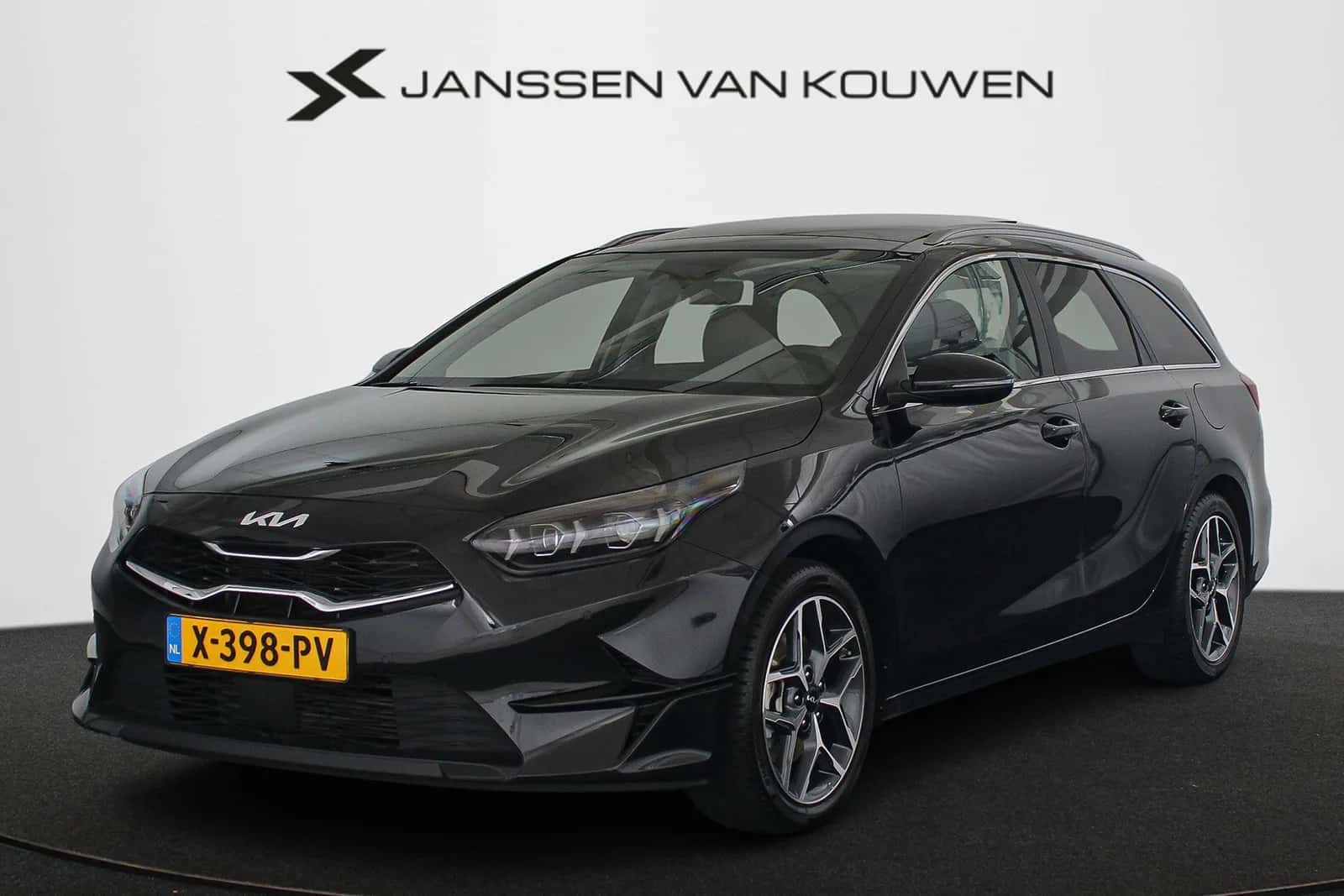 Kia Ceed Sportswagon (2024) — foto 1