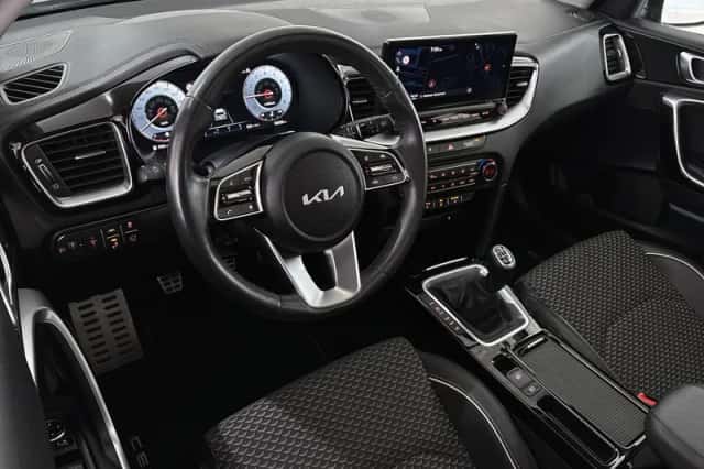 Kia Ceed Sportswagon (2024) thumbnail 5