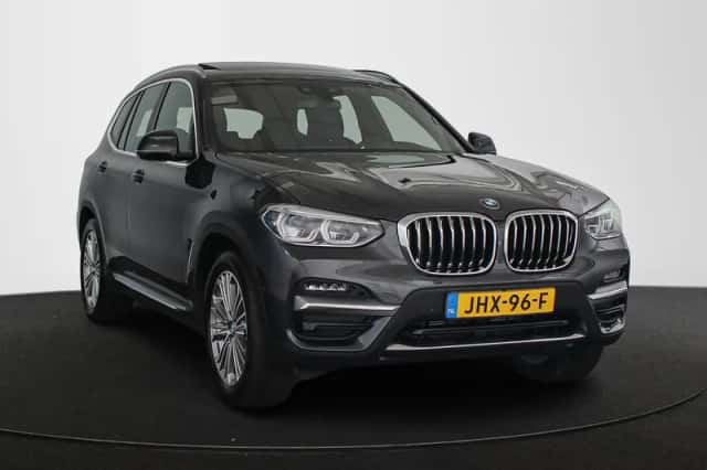 BMW X3 (2021) thumbnail 2