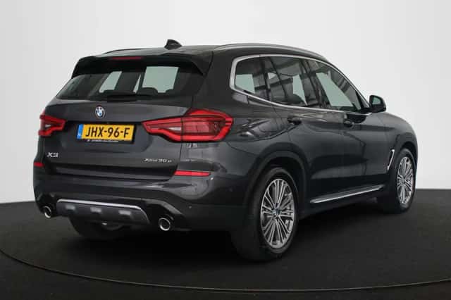 BMW X3 (2021) thumbnail 3
