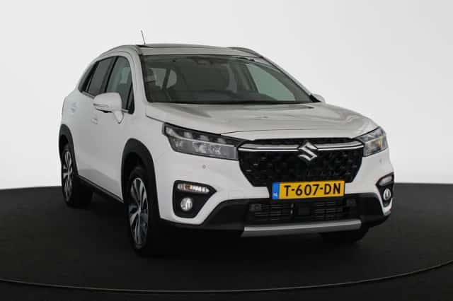 Suzuki S-Cross (2022) thumbnail 2