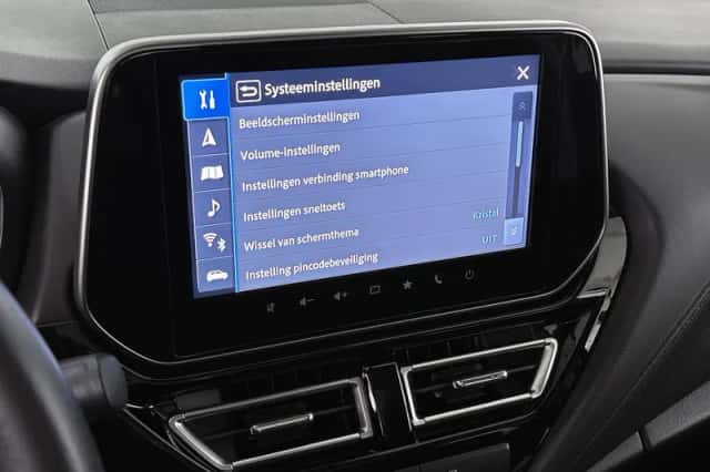 Suzuki S-Cross (2022) thumbnail 11