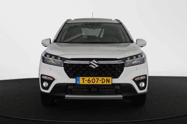 Suzuki S-Cross (2022) thumbnail 14