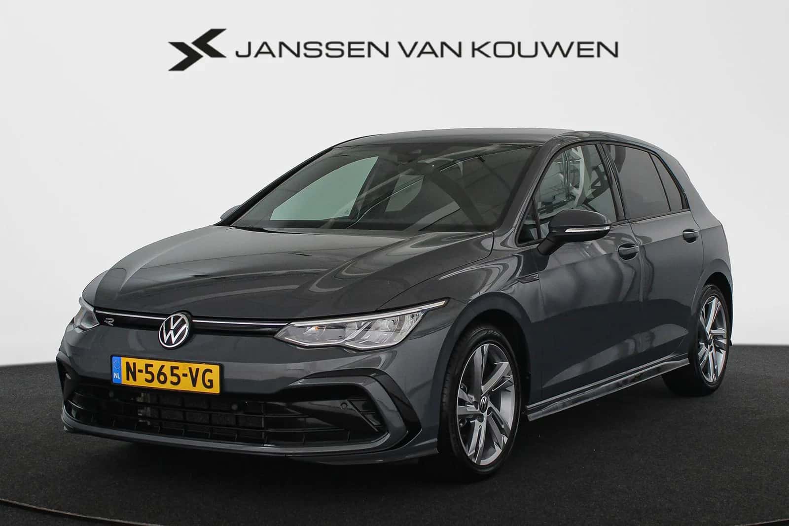 Volkswagen Golf (2021) — foto 1
