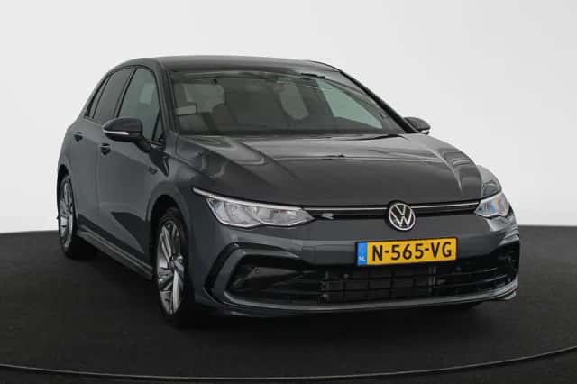 Volkswagen Golf (2021) thumbnail 2