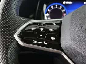 Volkswagen Golf (2021) thumbnail 26