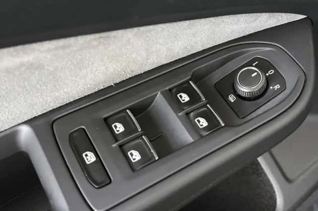 Volkswagen Golf (2021) thumbnail 27
