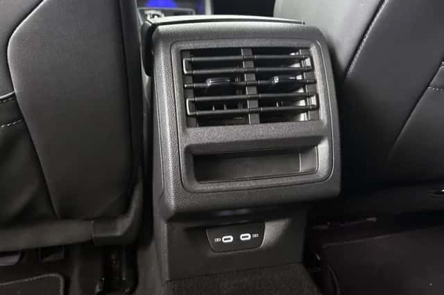 Volkswagen Golf (2021) thumbnail 30