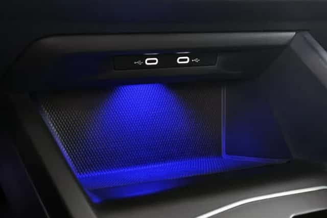 Volkswagen Golf (2021) thumbnail 33