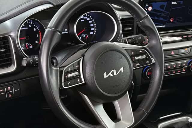 Kia Ceed Sportswagon (2023) thumbnail 11
