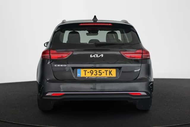 Kia Ceed Sportswagon (2023) thumbnail 14