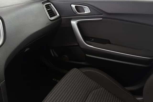 Kia Ceed Sportswagon (2023) thumbnail 18