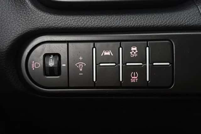 Kia Ceed Sportswagon (2023) thumbnail 22