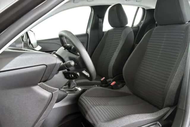 Peugeot 208 (2023) thumbnail 6