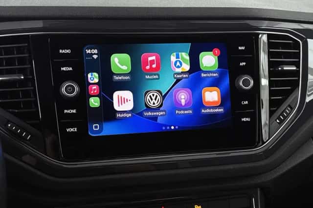 Volkswagen T-Roc (2018) thumbnail 16