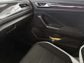 Volkswagen T-Roc (2018) thumbnail 18