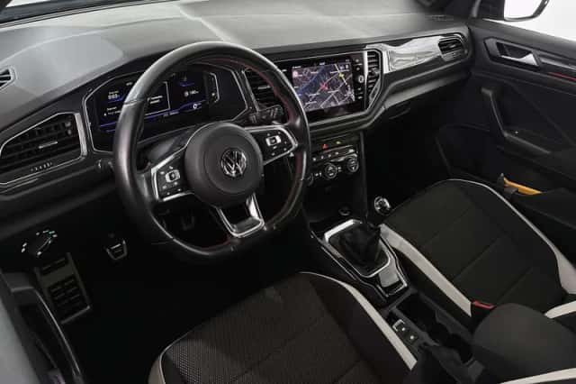Volkswagen T-Roc (2018) thumbnail 5