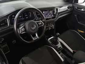 Volkswagen T-Roc (2018) thumbnail 5