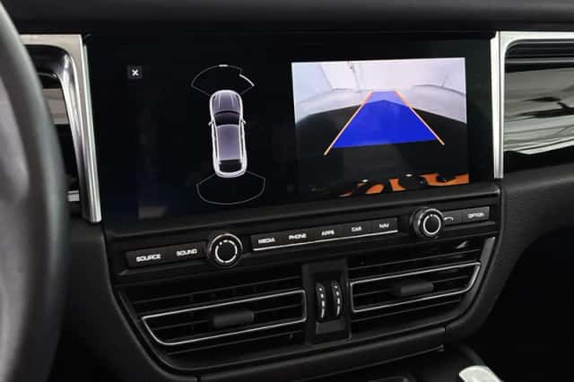 Porsche Macan (2020) thumbnail 16
